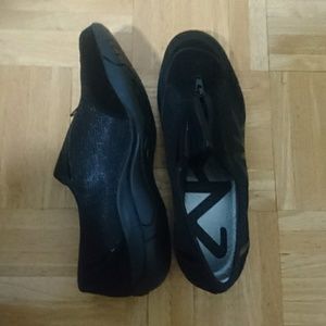 AK Black Shoes 7M